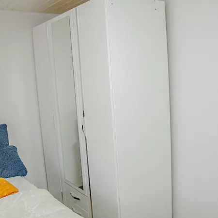 F&f - 3 Zimmer Dg Schickes - Zentral Mit Kostenfreien Privatparkplaetzen Und Wlan