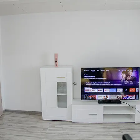 F&f - 3 Zimmer Dg Schickes - Zentral Mit Kostenfreien Privatparkplaetzen Und Wlan Daire