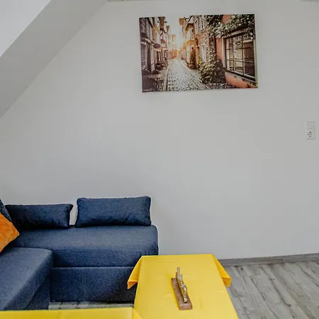 F&f - 3 Zimmer Dg Schickes - Zentral Mit Kostenfreien Privatparkplaetzen Und Wlan *