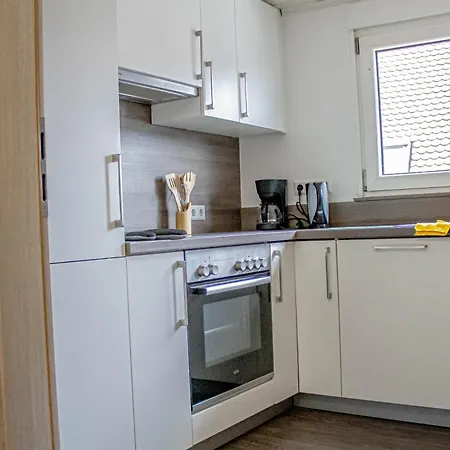 F&f - 3 Zimmer Dg Schickes - Zentral Mit Kostenfreien Privatparkplaetzen Und Wlan
