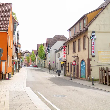 F&f - 3 Zimmer Dg Schickes - Zentral Mit Kostenfreien Privatparkplaetzen Und Wlan Daire Ilsfeld